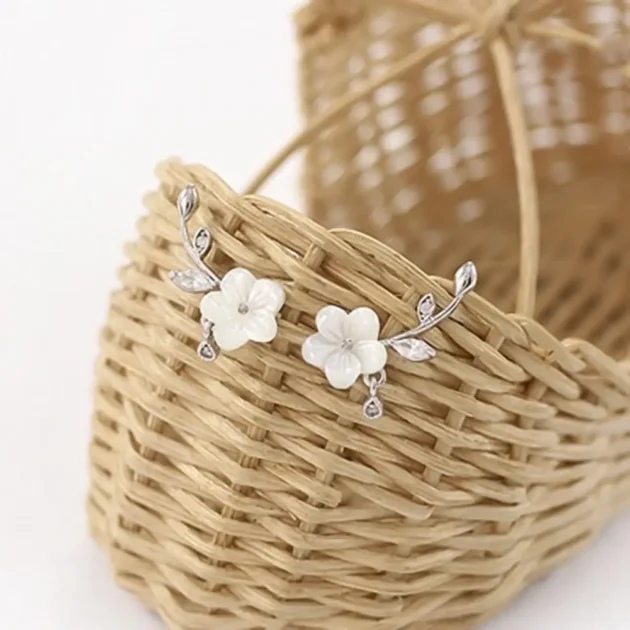Flower Stud Earrings – Elegant Leaf Design with Rhinestone Inlay, Romantic Alloy Ear Studs for Women, Daily Wear Jewelry - Image 4
