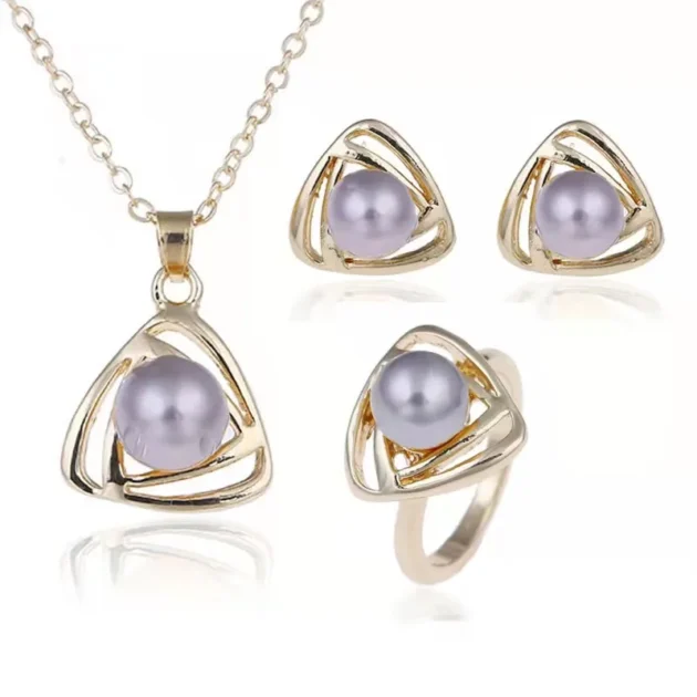 Triangular Pearl Necklace Set
