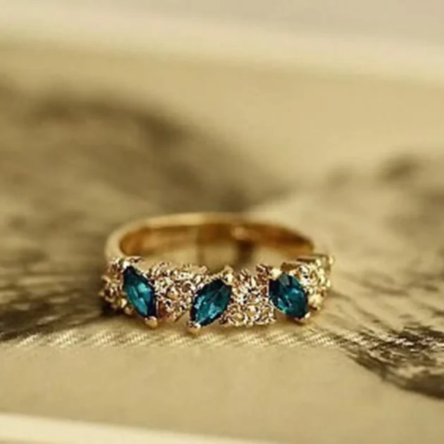 Engagement Rings for Women – Stylish Faux Green Gem, Skin-Friendly Finger Ring - Image 2