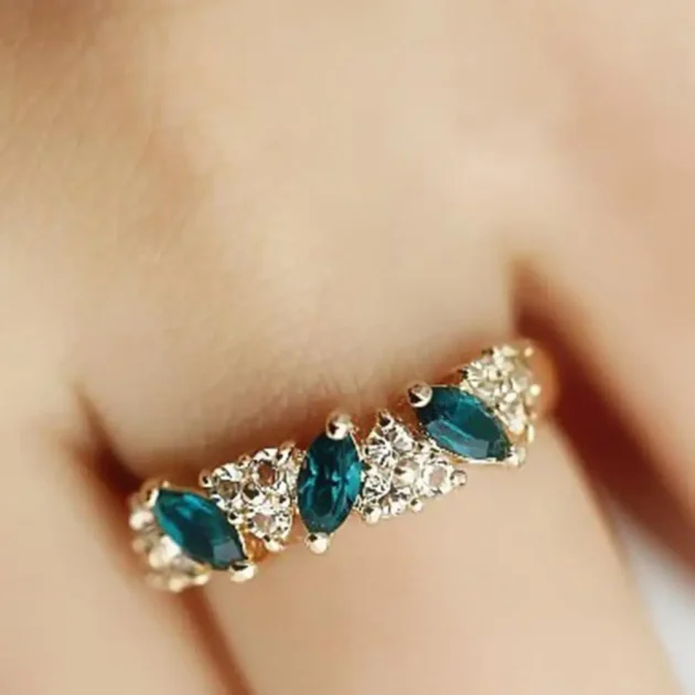 Engagement Rings for Women – Stylish Faux Green Gem, Skin-Friendly Finger Ring - Image 5